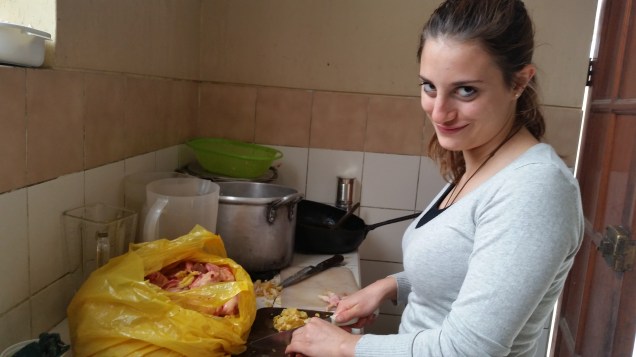 Elisa al taglio dei polli